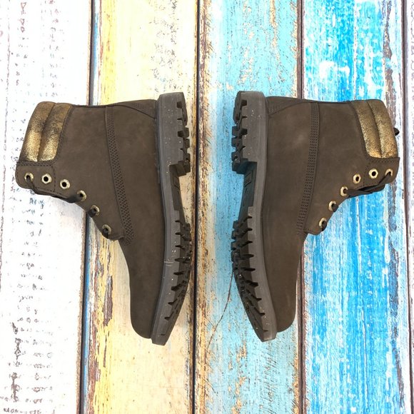 Timberland Women's 6 Inch Boots - Picture 5 of 6